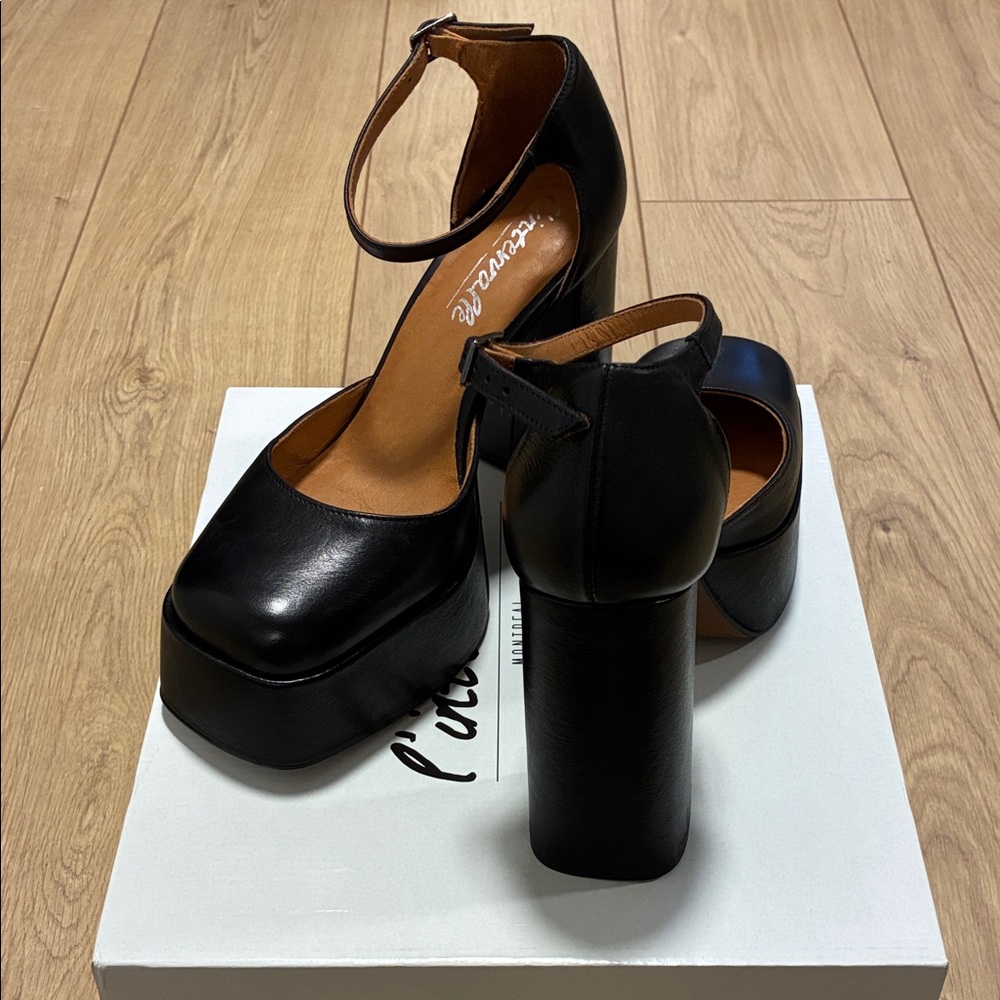 L’intervalle Black Platform Shoes